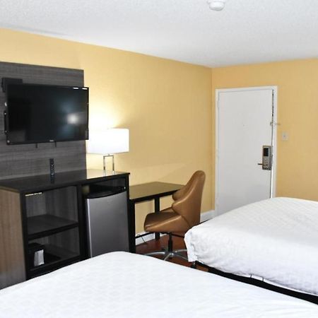 Baymont By Wyndham Macon I-75 Motel Buitenkant foto