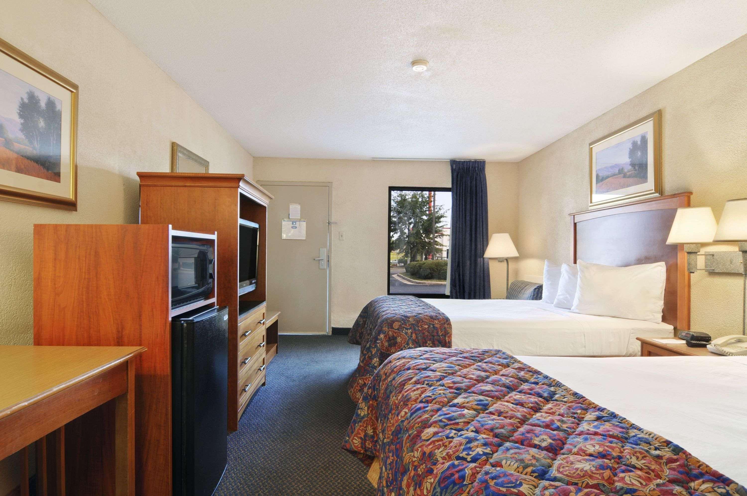 Baymont By Wyndham Macon I-75 Motel Buitenkant foto