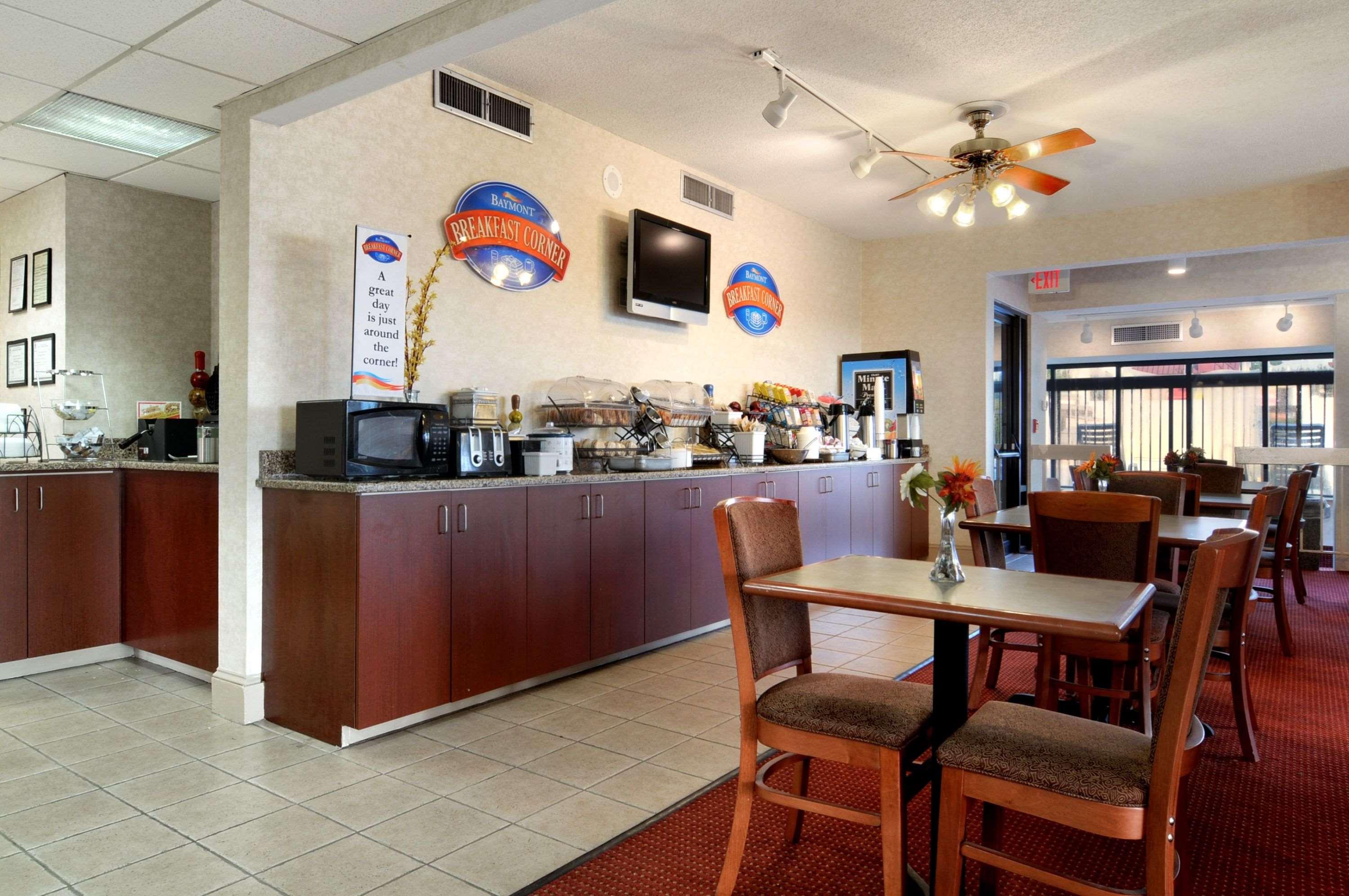 Baymont By Wyndham Macon I-75 Motel Buitenkant foto