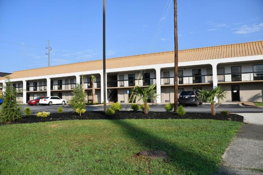 Baymont By Wyndham Macon I-75 Motel Buitenkant foto