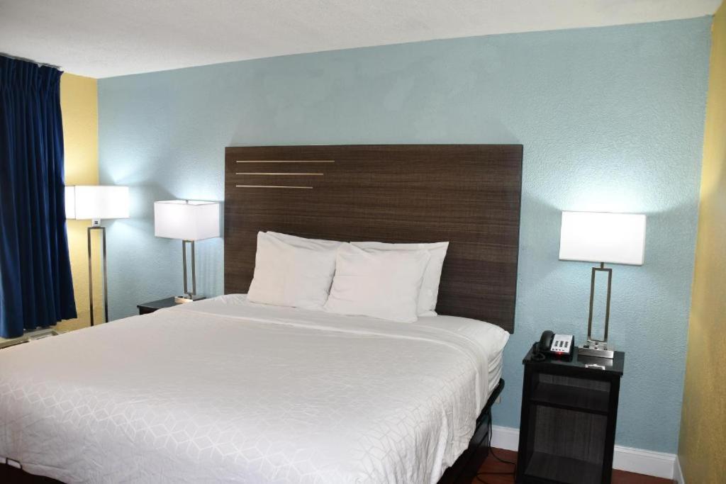 Baymont By Wyndham Macon I-75 Motel Buitenkant foto