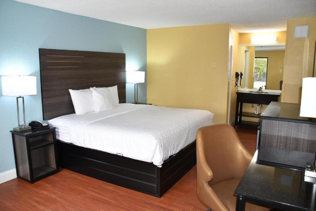 Baymont By Wyndham Macon I-75 Motel Buitenkant foto